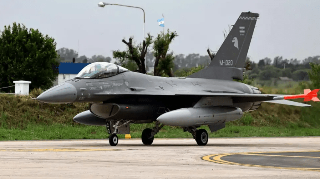 Críticas a la compra de F-16: un piloto con pasado en Malvinas pone en duda su&nbsp;eficacia