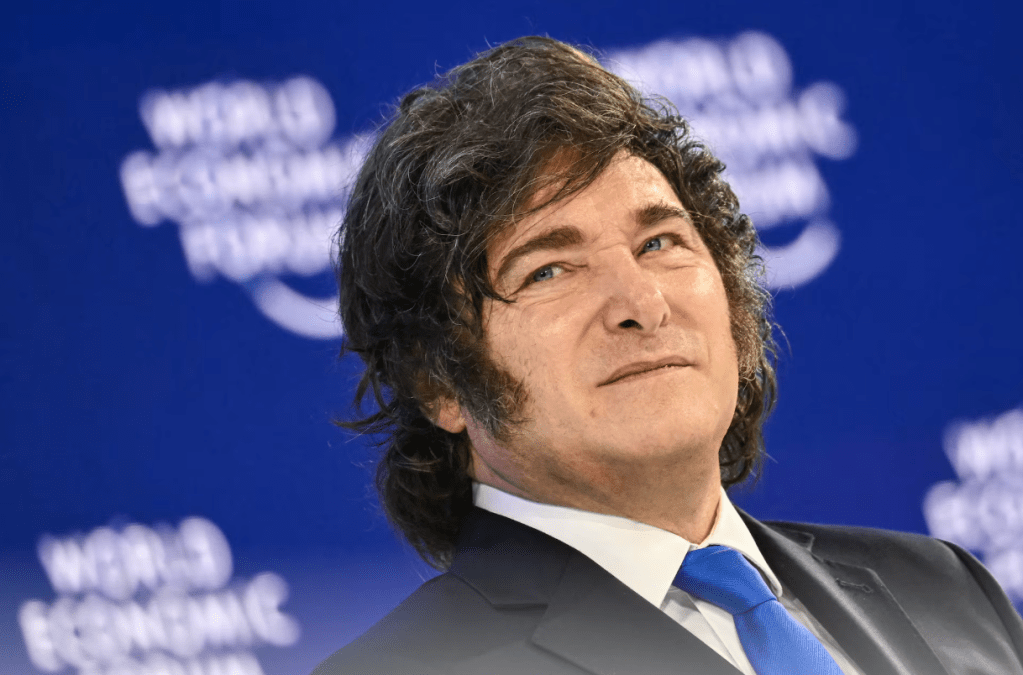 Renuncias, despidos y reordenamiento&nbsp;interno