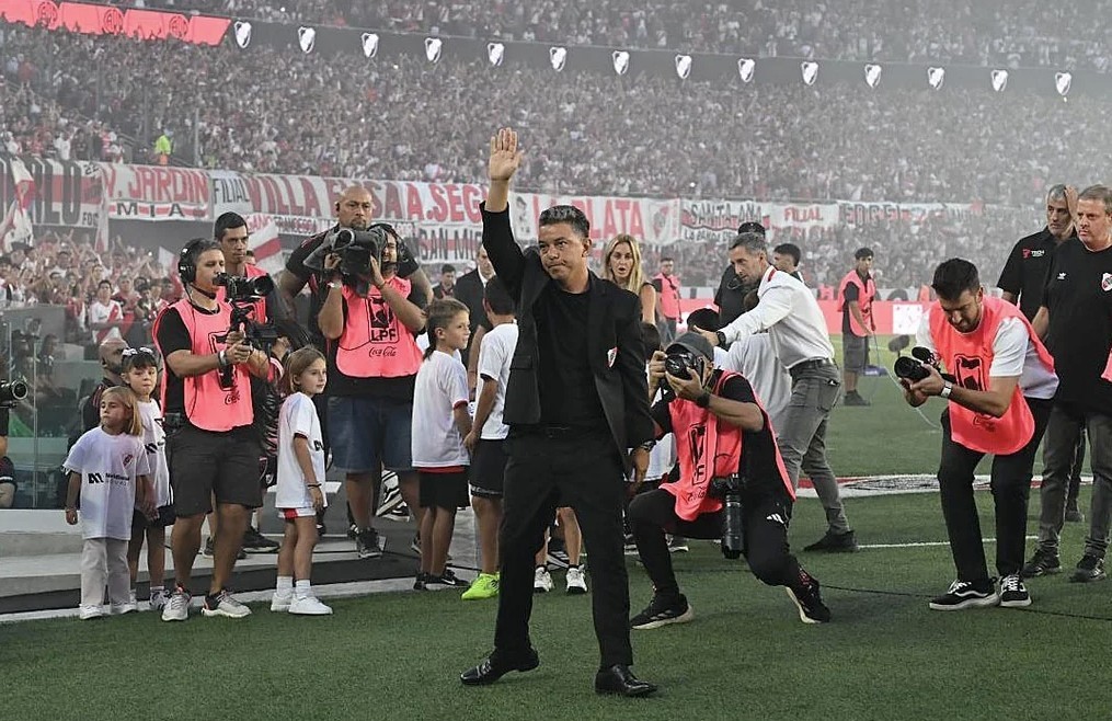 Silbidos al plantel tras la salida de Gallardo: el Monumental marcó&nbsp;distancia